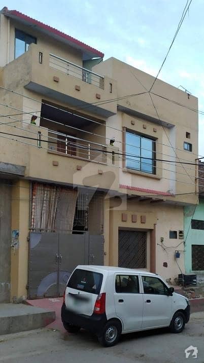 زینت ٹاؤن فیصل آباد میں 4 کمروں کا 3 مرلہ مکان 43 لاکھ میں برائے فروخت۔