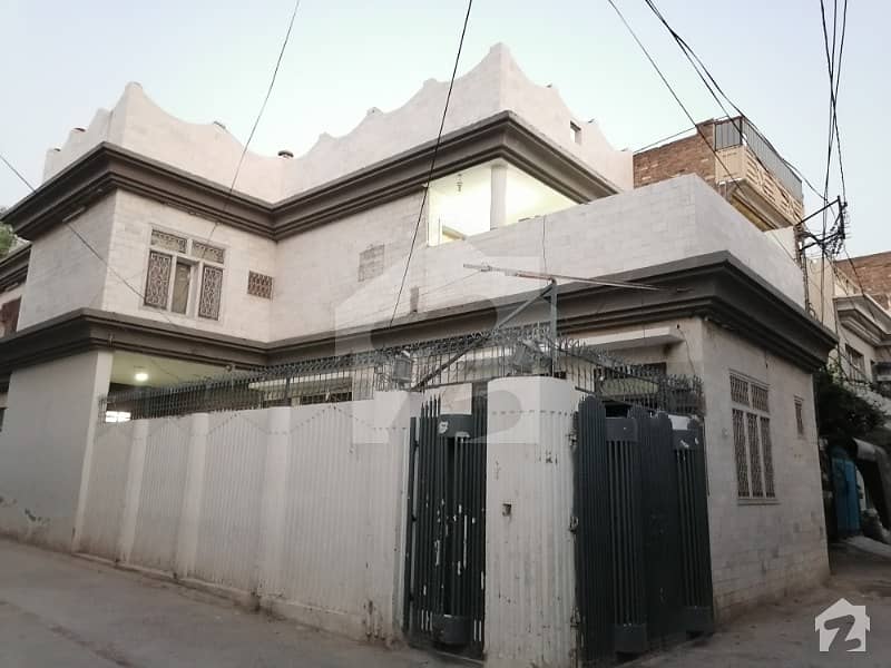 گلبرگ پشاور میں 7 کمروں کا 11 مرلہ مکان 3.9 کروڑ میں برائے فروخت۔