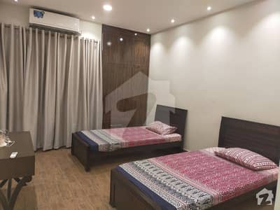 جناح ایوینیو اسلام آباد میں 1 کمرے کا 2 مرلہ کمرہ 25 ہزار میں کرایہ پر دستیاب ہے۔