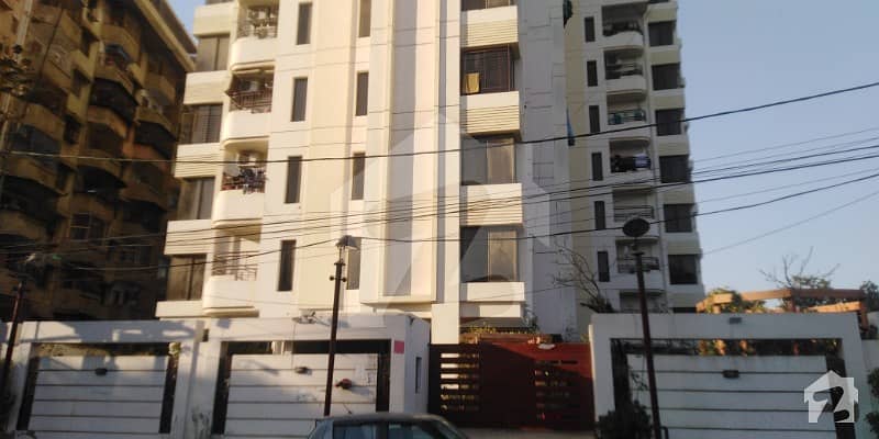 فریرے ٹاؤن کراچی میں 3 کمروں کا 9 مرلہ فلیٹ 4.5 کروڑ میں برائے فروخت۔