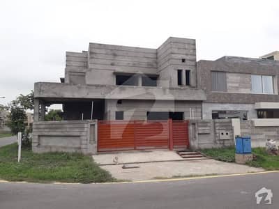 Excellent Top Location Grey Structure Corner House Excellent Top Location Grey Structure Corner House