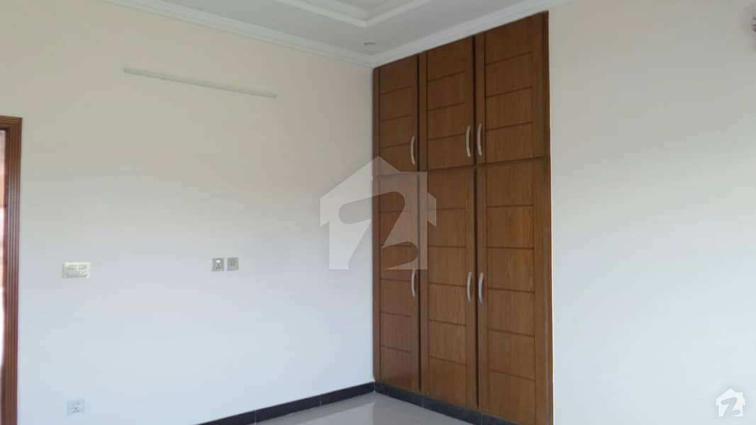 In G-13 Upper Portion Sized 7 Marla For Rent