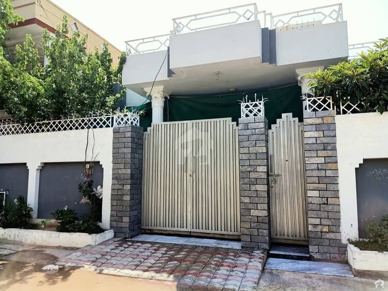 Stunning 10 Marla House In Shadman Colony Available