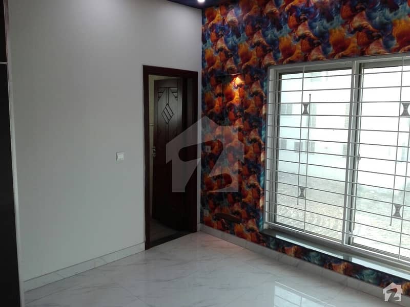 Stunning 10 Marla House In Bahria Town Available