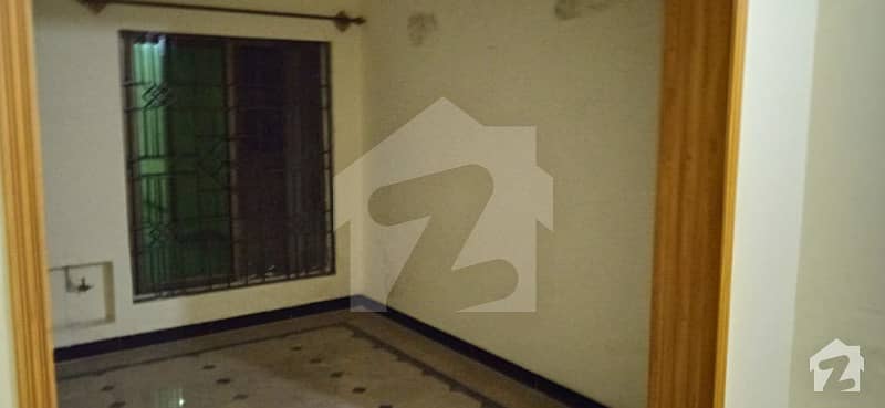 مارگلہ ٹاؤن اسلام آباد میں 2 کمروں کا 5 مرلہ زیریں پورشن 28 ہزار میں کرایہ پر دستیاب ہے۔