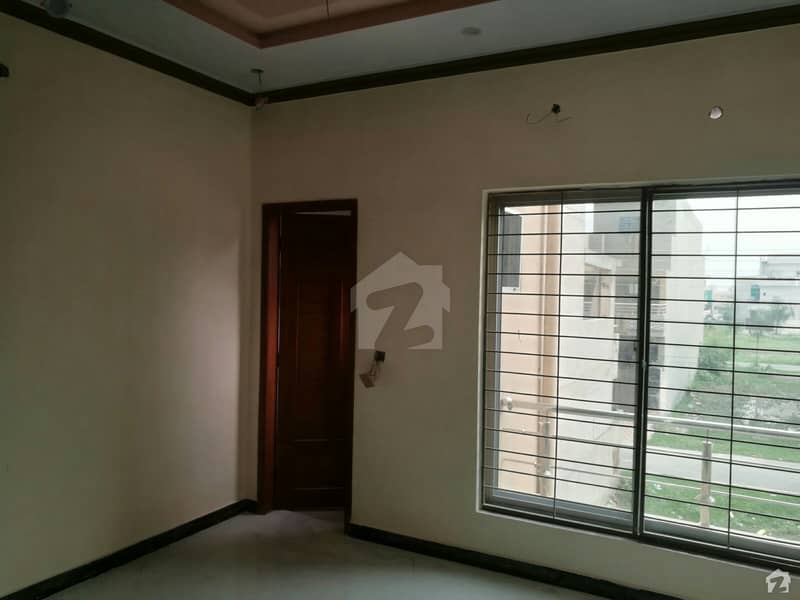 ایڈن بولیوارڈ ہاؤسنگ سکیم کالج روڈ لاہور میں 3 کمروں کا 5 مرلہ مکان 1.1 کروڑ میں برائے فروخت۔