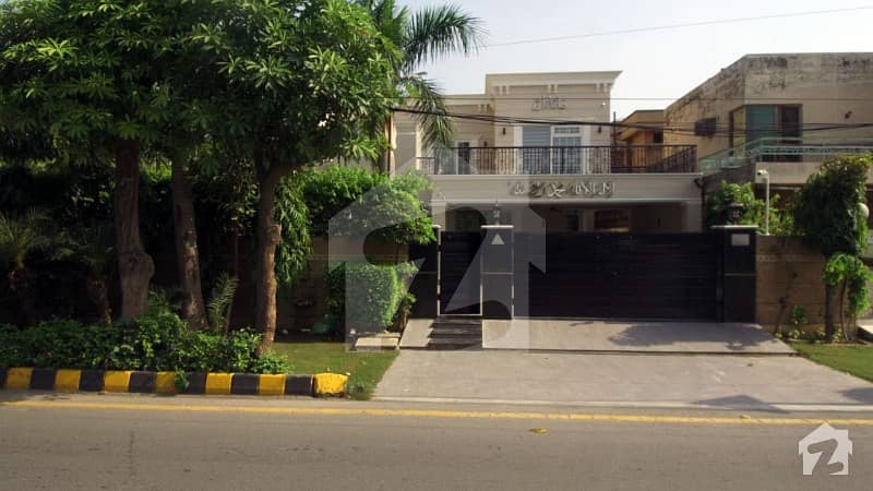 ڈی ایچ اے فیز 3 - بلاک زیڈ فیز 3 ڈیفنس (ڈی ایچ اے) لاہور میں 5 کمروں کا 2 کنال مکان 14 کروڑ میں برائے فروخت۔