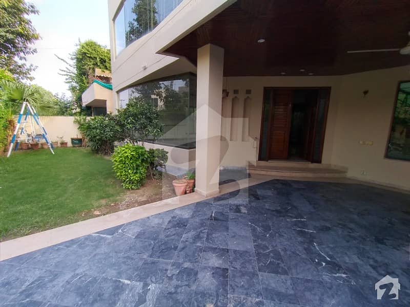 Near To Park 1 Kanal Beautiful House Are Available For Rent In Phase 4