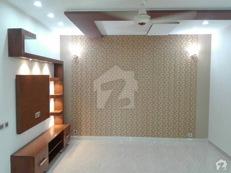 In Bahria Town House Sized 10 Marla For Rent