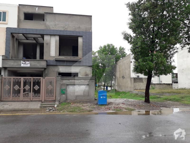 بحریہ نشیمن لاہور میں 3 کمروں کا 5 مرلہ مکان 70 لاکھ میں برائے فروخت۔