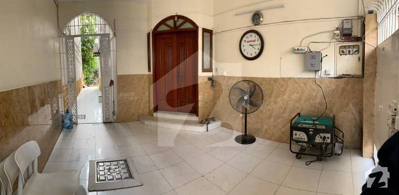 کلفٹن ۔ بلاک 8 کلفٹن کراچی میں 7 کمروں کا 16 مرلہ مکان 10.5 کروڑ میں برائے فروخت۔
