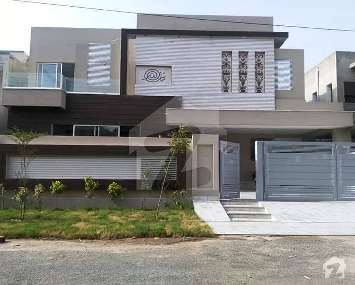 1 Kanal House Is Available For Sale In Bahria Town Lahore Sector A