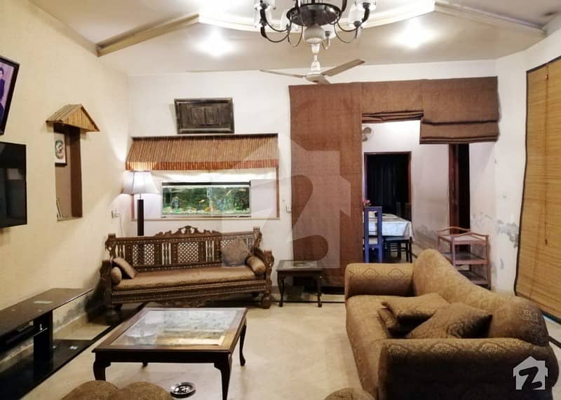 10 Marla Beautiful House For Sale An Ideal Location Near Canal Road Doctors Hospital Johar Town