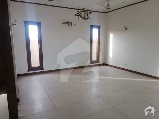 600 Yard Bungalow For Rent In Phase 6 Most On Prime Location