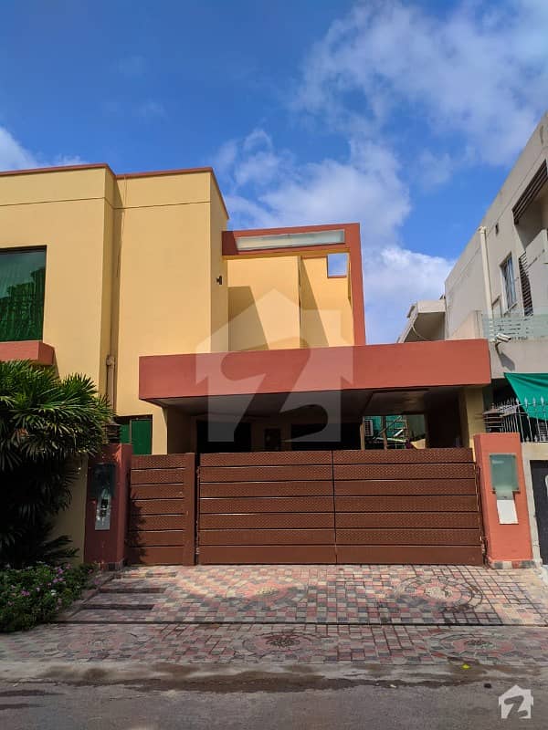 10 Marla Corner 7 Year Old House Available For Sale In Dha Phase 1