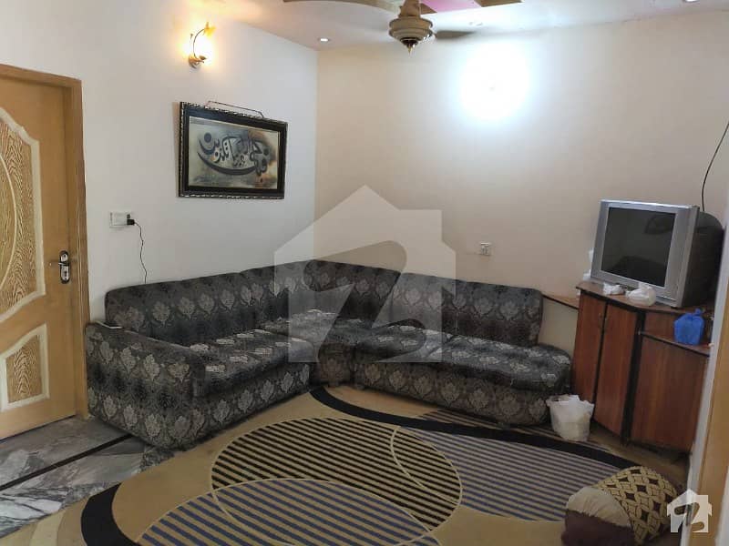 علامہ اقبال ٹاؤن لاہور میں 4 کمروں کا 5 مرلہ مکان 1.2 کروڑ میں برائے فروخت۔