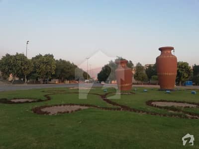 بحریہ ٹاؤن سیکٹرڈی بحریہ ٹاؤن لاہور میں 5 مرلہ کمرشل پلاٹ 2.8 کروڑ میں برائے فروخت۔ بحریہ ٹاؤن سیکٹرڈی بحریہ ٹاؤن لاہور میں 5 مرلہ کمرشل پلاٹ 2.8 کروڑ میں برائے فروخت۔