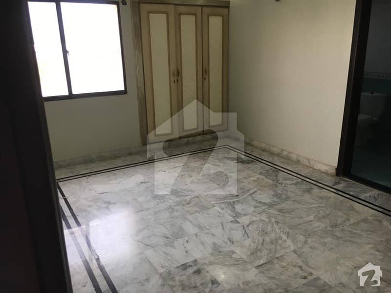 3 Bedrooms Apartment Available For Rent