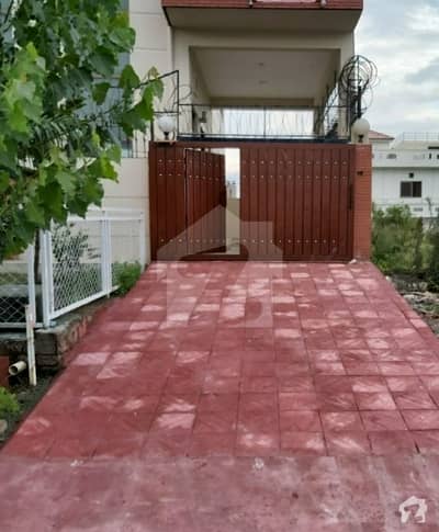 Upper Portion Corner Plot D-12/4 For Rent Upper Portion Corner Plot D-12/4 For Rent