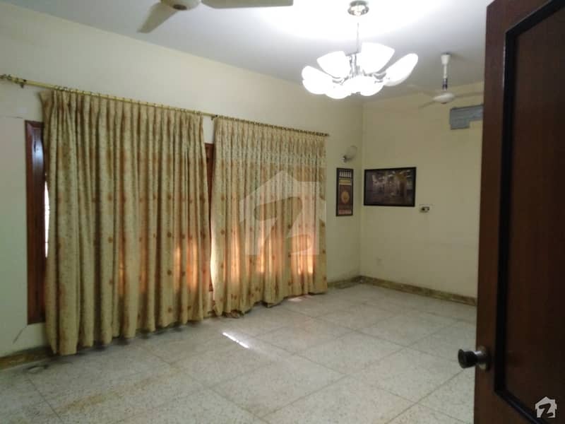 ڈی ایچ اے فیز 7 ڈی ایچ اے کراچی میں 5 کمروں کا 1 کنال مکان 9 کروڑ میں برائے فروخت۔