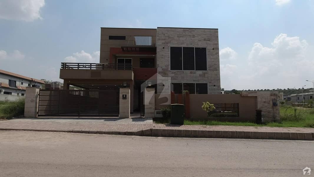Bahria Town Phase 8 House for Sale Usman D 247 Brand NEW