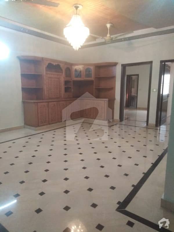 8 Marla  Residential House In Safari Block On Very Hot Location