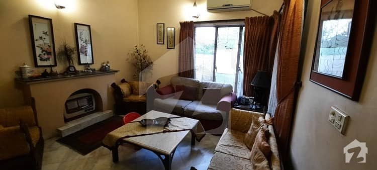 علاؤالدین روڈ کینٹ لاہور میں 4 کمروں کا 1 کنال مکان 5 کروڑ میں برائے فروخت۔