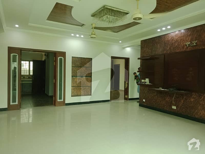 Defence One Kanal 7 Bedroom House For Rent In Dha Lahore