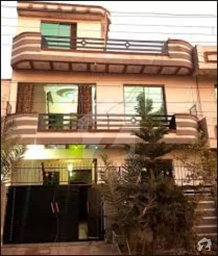 گرین ٹاؤن فیصل آباد میں 5 کمروں کا 7 مرلہ مکان 1 کروڑ میں برائے فروخت۔