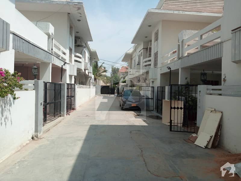 250 Yard Town House Available For Sale