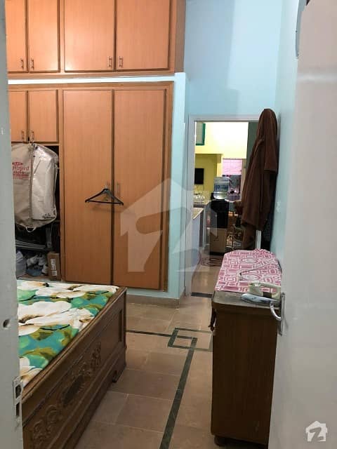 فیڈرل بی ایریا ۔ بلاک 14 فیڈرل بی ایریا کراچی میں 11 کمروں کا 5 مرلہ مکان 2 کروڑ میں برائے فروخت۔
