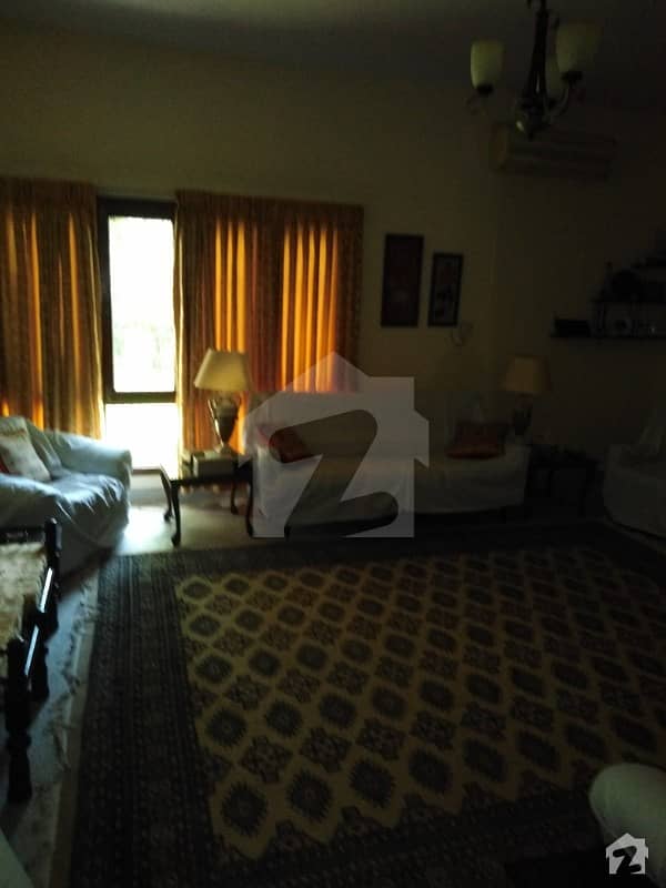 ایف ۔ 7 اسلام آباد میں 8 کمروں کا 4 کنال مکان 34 کروڑ میں برائے فروخت۔