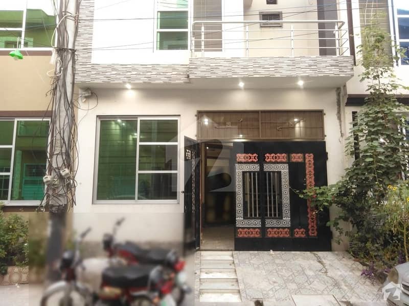Lalazaar Garden House Sized 3.5 Marla For Sale