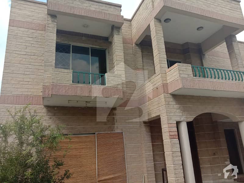 Old House 1 Kanal In Prime Location Near Park For Sale In Dha Phase 4