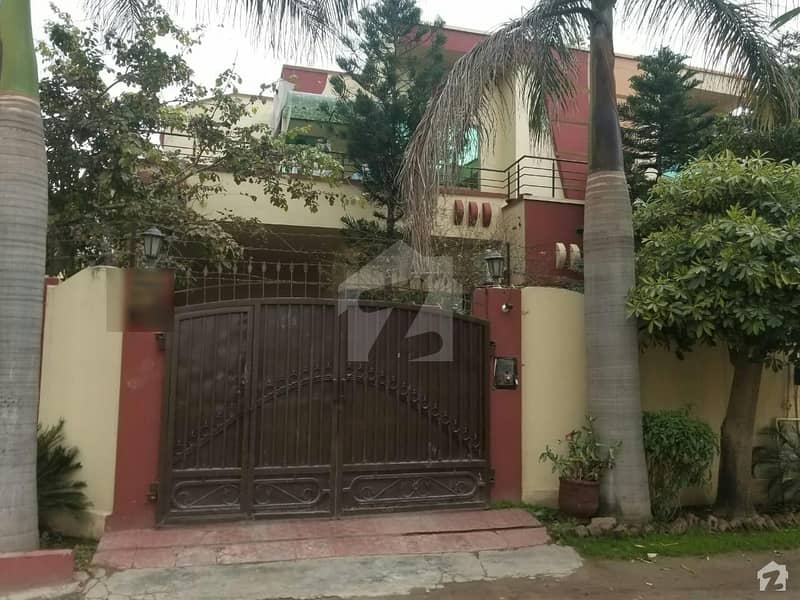 House For Sale In Beautiful Azeem Colony