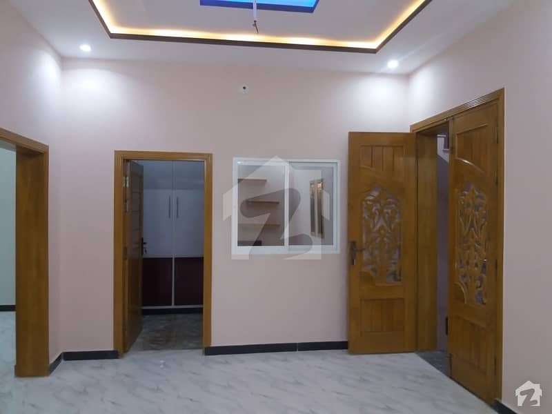 آفیسرز گارڈن کالونی ورسک روڈ پشاور میں 6 کمروں کا 5 مرلہ مکان 1.45 کروڑ میں برائے فروخت۔
