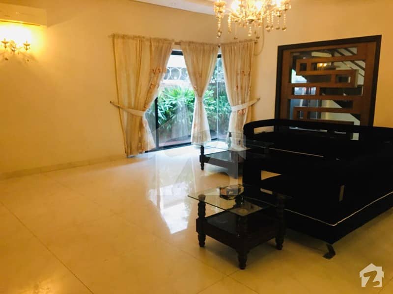 1 Kanal  Luxury Full House Fully Furnished Available For Rent