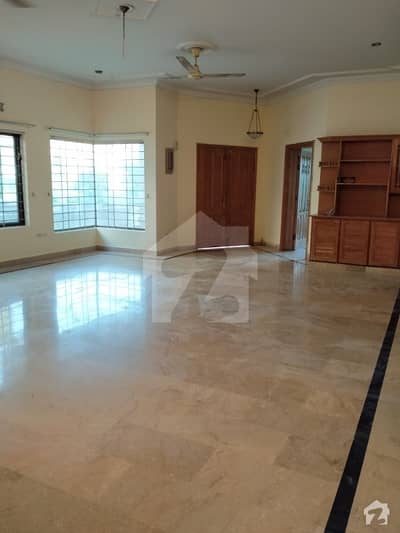 F-11 Beautiful One Kanal 3 Bed Upper Portion Real Picture For Rent F-11 Beautiful One Kanal 3 Bed Upper Portion Real Picture For Rent
