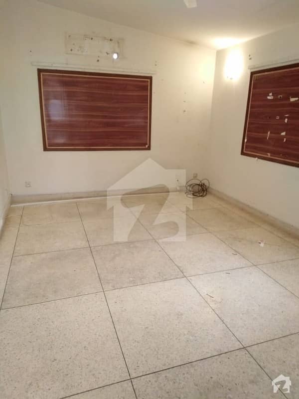 On Prime Location Off Mujahid Used Bungalow For Sale (45*100)