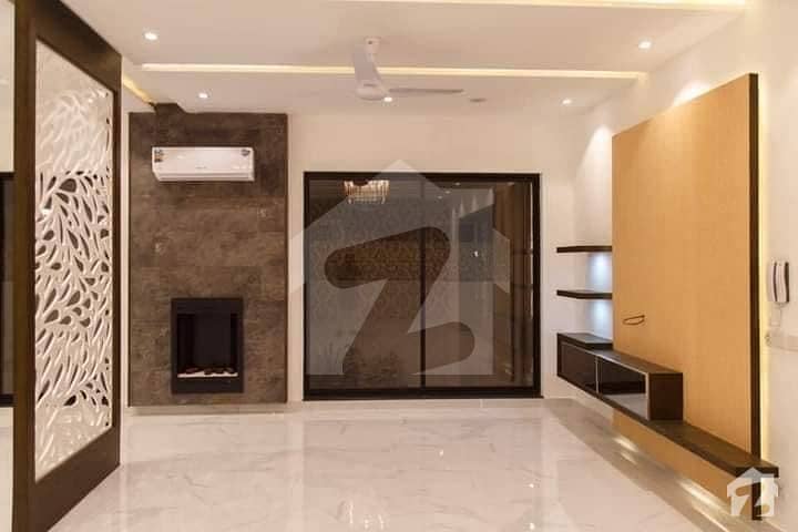 Outclass 1 Kanal House Available For Rent