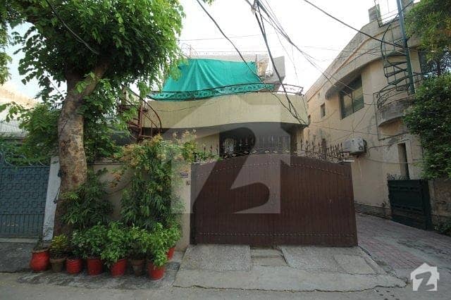 کیولری گراؤنڈ لاہور میں 3 کمروں کا 5 مرلہ مکان 1.5 کروڑ میں برائے فروخت۔