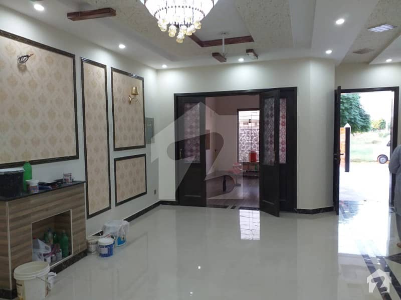 نشیمنِ اقبال فیز 2 نشیمنِ اقبال لاہور میں 5 کمروں کا 10 مرلہ مکان 1.75 کروڑ میں برائے فروخت۔