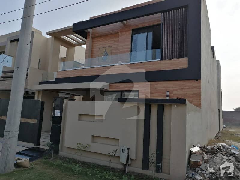 2250  Square Feet House Available For Sale In Paragon City