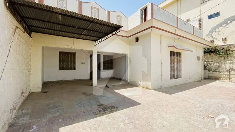 1 Kanal House Available For Sale