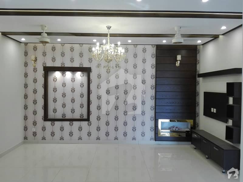 In Bahria Town House For Rent Sized 10 Marla