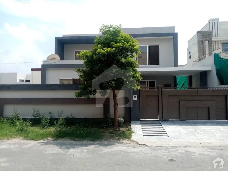1 Kanal House For Sale In Beautiful DC Colony