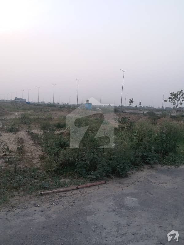 Cheep Price Facing Park  150 Feet Road Back Easy Uproch 01 Kanal  Plot For Sale