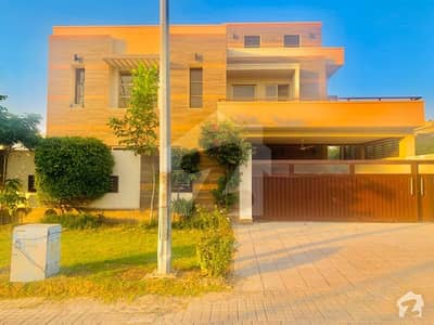 Here Is A Good Opportunity To Live In A Well-build House. Here Is A Good Opportunity To Live In A Well-build House.