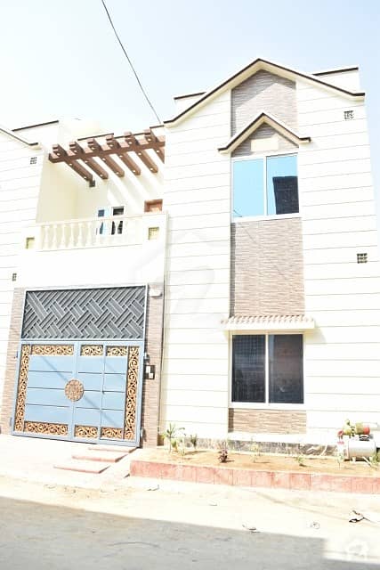 گلستان ٹاؤن ڈسکہ میں 4 کمروں کا 4 مرلہ مکان 1 کروڑ میں برائے فروخت۔