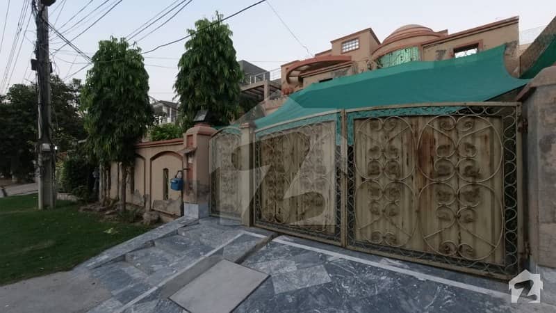 Luxurious 1 Kanal House In Central Location Of Johar Town Block B-1 Allah Hu Goal Chakkar Lahore